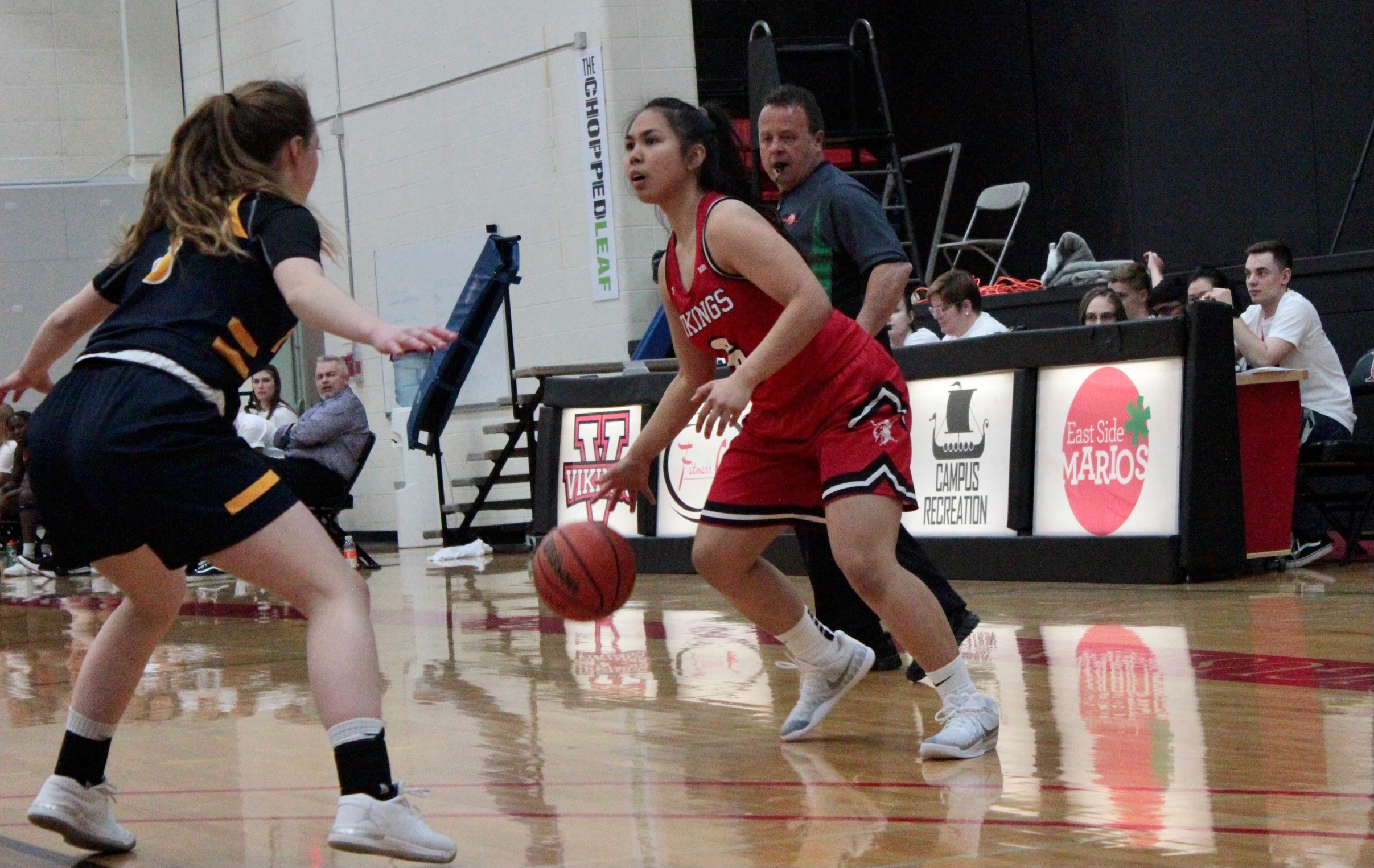 Vikings win to straight against Wolves